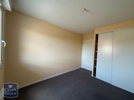Location Appartement 3 pièces 65m² POUZAUGES 85700 - Photo 4
