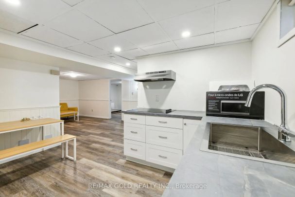 Property For Lease | X8480412 - Photo 1