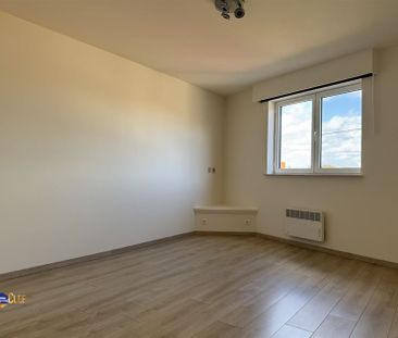 Ruim gerenoveerd appartement op het Sint-Martenplein - Photo 3
