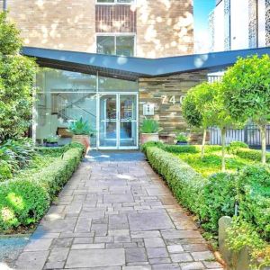Beautiful Toorak Apartment! - Photo 3