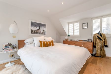 3 bedroom mews to rent - Photo 5