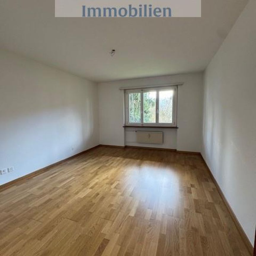 Helle und geräumige 3,5-Zimmerwohnung zu vermieten - Photo 1