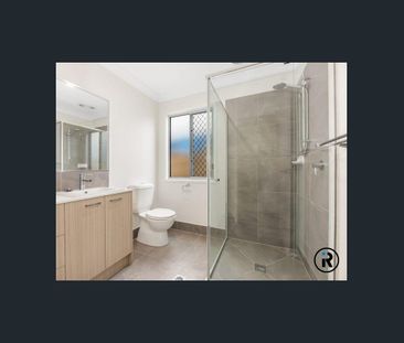 MUST SEE 2 BEDROOM DUPLEX! - Photo 4