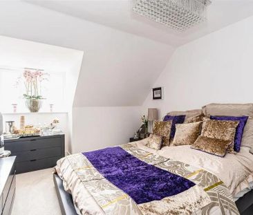 4 bedroom semi-detached house to rent - Photo 3