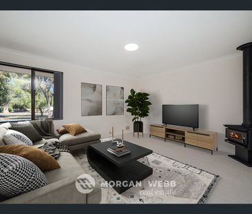 Spacious family home available now! - Photo 3