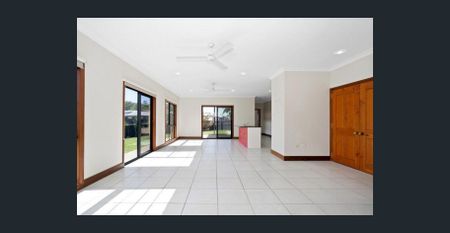 Low-set Family Home in Eimeo! - Photo 5