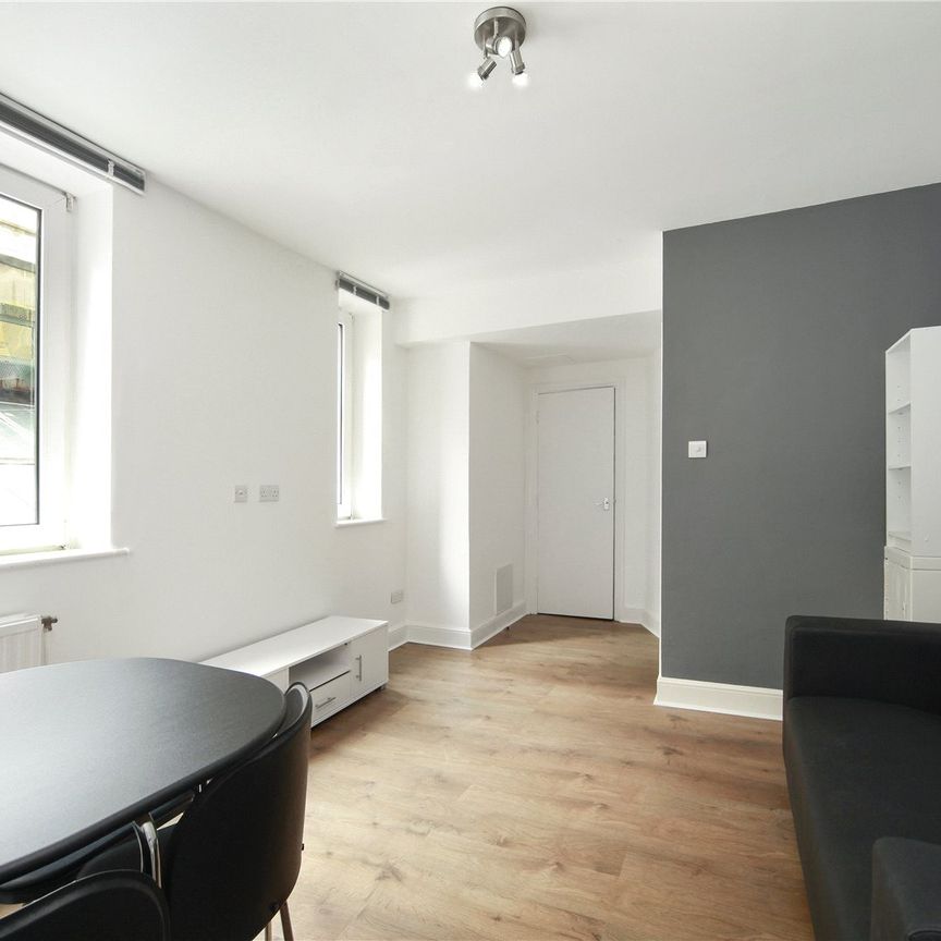 Chelsea Cloisters, Chelsea, SW3, London - Photo 1