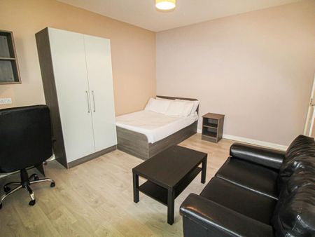 Studio to rent - Photo 2