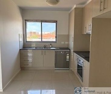 STYLISH ONE BEDROOM APARTMENT - Photo 3