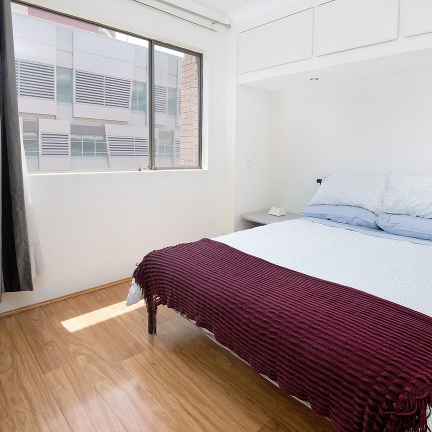 Enjoy the most secure location and the most convenient location in Parramatta! - Photo 1