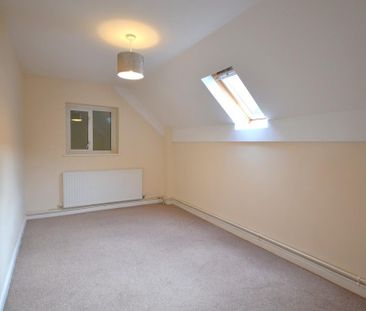 2 bedroom maisonette to rent - Photo 2