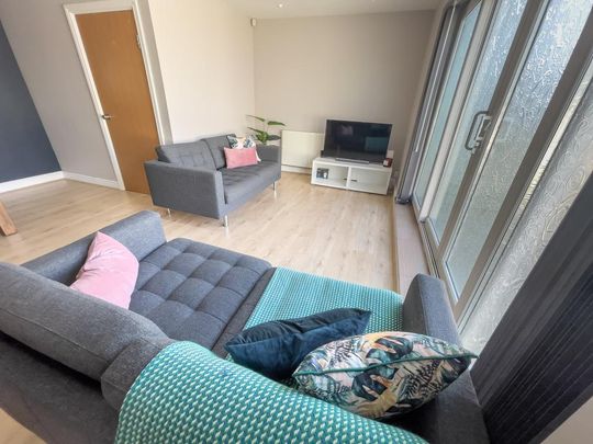 5 bedroom flat to rent - Photo 1