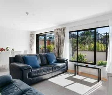 Ready Now Spacious Fully Furnished Mount Apartment - Photo 4