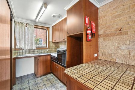 Tidy Two Bedroom Unit in a great location - Photo 5