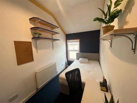 4 bedroom terraced house to rent - Photo 4