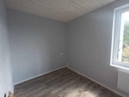 Location Appartement 2 pièces 50m² LA GUERCHE DE BRETAGNE 35130 - Photo 2