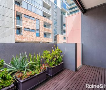 Simply Irresistible! - City Living at its best - Photo 4