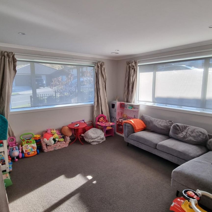 102 Melksham Drive, Churton Park - Photo 1