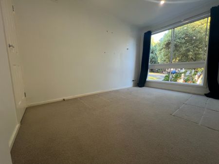 2 Bedroom unit in central location - Photo 3