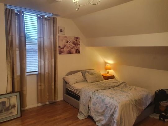 Studio Flat, Stockwood Crescent, LU1 - Photo 1