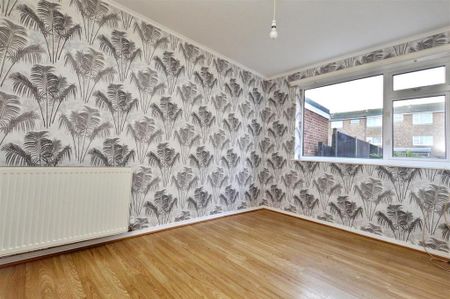 3 bedroom end of terrace house to rent - Photo 5