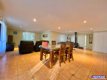 Furnished Home – Large 4 Bedroom Property - Photo 5