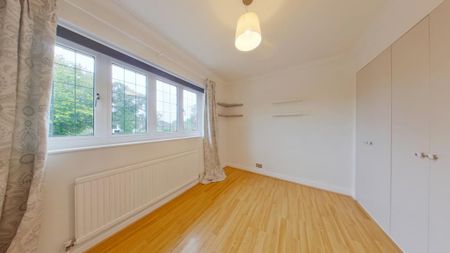 4 bedroom detached house to rent - Photo 5