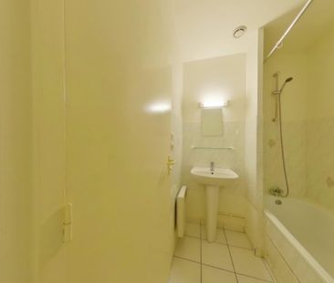 Location Appartement 2 pièces 27m² POITIERS 86000 - Photo 2
