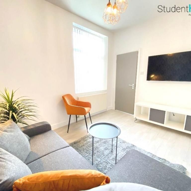 5 bedroom house to rent - Photo 1