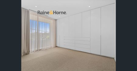 Retreat styled duplex - Photo 5