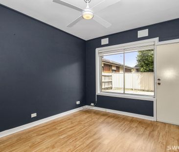 Cozy one bedroom residence nestled in a quiet location - Photo 3