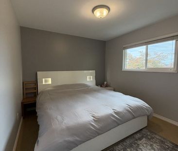 1410 Dogwood Place apartment — Port Moody, BC (5-Bedroom) - 5 Bedroom - Photo 5