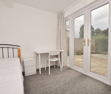 5 bedroom semi-detached house to rent - Photo 5