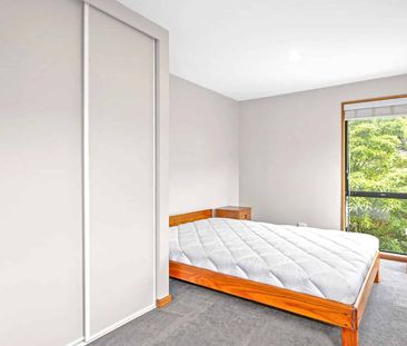 Large Home In Mount Pleasant - Photo 2
