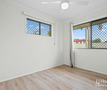 SPACIOUS FAMILY HOME WITH SIDE ACCESS & PLENTY OF STORAGE! - Photo 1