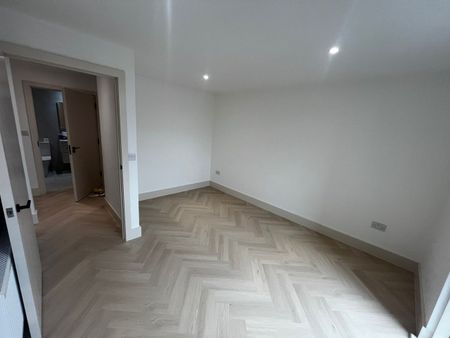 2 Bed Flat, Kilburn High Road, NW6 - Photo 3