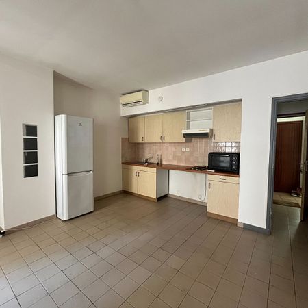 Location Appartement 1 pièce 34m² - Photo 3