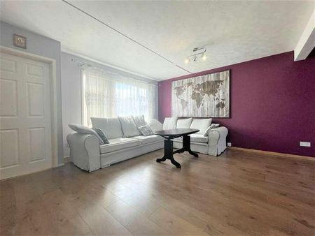 Welbourne Gardens, Bedford, MK42 - Photo 4