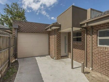 “Low Maintenince Living” - Photo 3