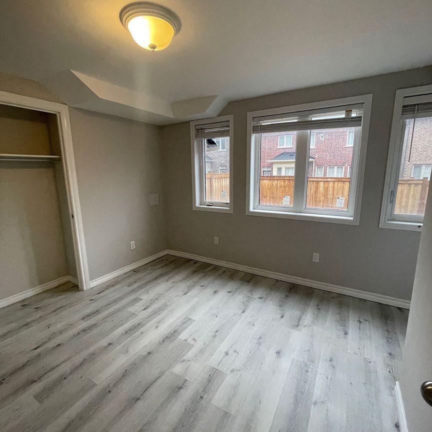 For Lease - 74 Balsdon Hollow, East Gwillimbury, Ontario - Photo 1