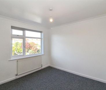 3 bedroom end of terrace house to rent - Photo 1
