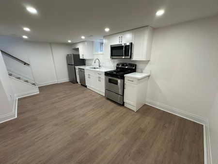 For Lease - 16 Yorkshire Road Unit# Basement, Toronto, Ontario - Photo 5