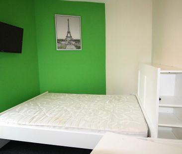 1 bedroom in a flat share to rent - Photo 1