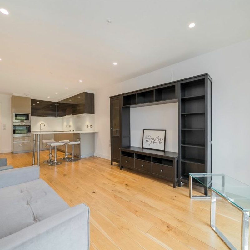 Rathbone Market, E16, London - Photo 1