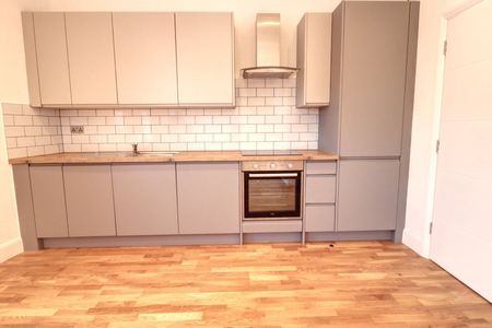 1 bedroom flat to rent - Photo 3