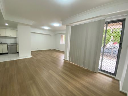 Spacious Ground Floor Unit in the Heart of Liverpool - Photo 4