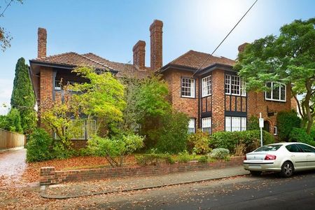 Family size apartment in Domain Precinct - Photo 3