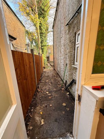 1 Bed Flat, Ravenhill Road, E13 - Photo 2