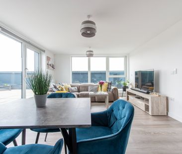 2 Bed Penthouse, Perkyn House, N4 - Photo 1