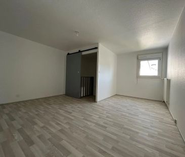 Appartement à louer 4 pièces 82.66m² - Photo 2